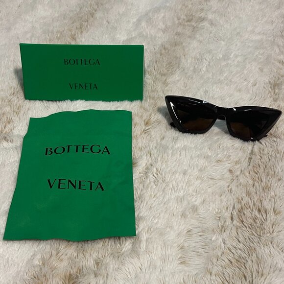 Bottega Veneta Cat-Eye Sunglasses in Brown BV1101S 004 main image 4